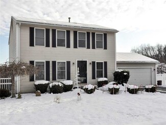 25 Nicolas Ln, Warwick, RI 02886