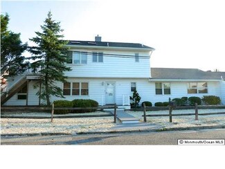 100 Bowline Ave, Mantoloking, NJ 08738