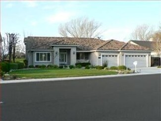 1072 Ridgemark Dr, Hollister, CA 95023