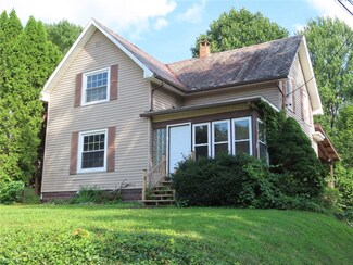 691 Hickory St, Meadville, PA 16335