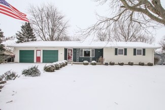 406 S West St, Hudson, IL 61748