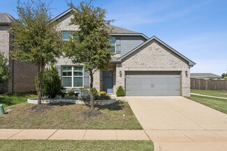 148 Ginger Ln, Lake Dallas, TX 75065