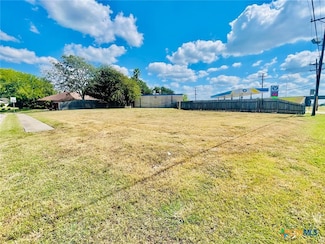 7002 Nursery Dr, Victoria, TX 77904