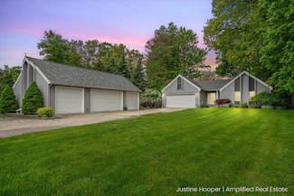 2732 Geneva Lake Dr, Shelbyville, MI 49344