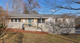 98 Walthall Ave, Chickamauga, GA 30707