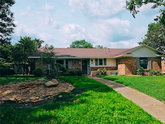 530 Parkview Ln, Richardson, TX 75080