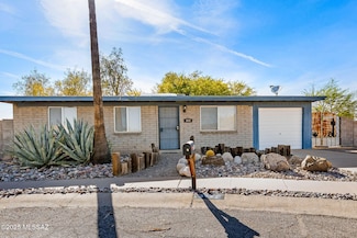 3922 S Lazy Palm Dr, Tucson, AZ 85730