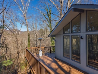 202 Otto Heights Rd, Franklin, NC 28734