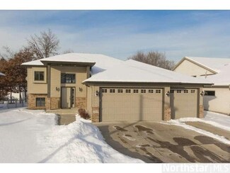 2085 2085 Holloway-Avenue-e, North St. Paul, MN 55109