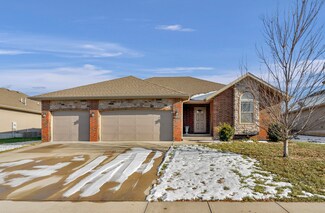1928 N Brookhollow Dr, Nixa, MO 65714