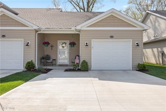 664 Treadway Blvd, Sheffield Lake, OH 44054