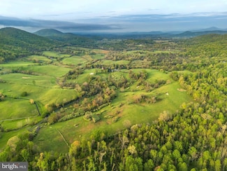 3563 Briar Hill Ln, Delaplane, VA 20144