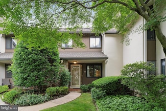 60 Oak Knoll Dr Unit 60, Berwyn, PA 19312