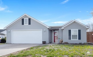 208 Brooklawn Dr, Manhattan, KS 66502