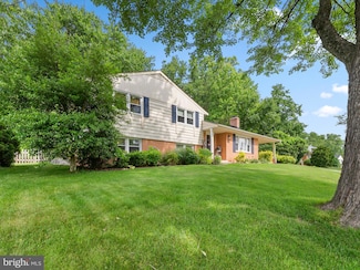 5208 Lindsay St, Fairfax, VA 22032