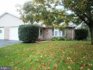 109 Colonial Dr, Akron, PA 17501
