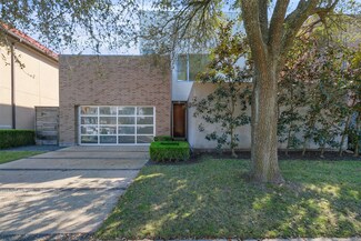 2425 Southgate Blvd, Houston, TX 77030