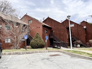 2 Falkenstein Dr Unit 6, Vernon, NJ 07462