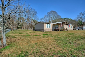 301 Lillian St, Hemphill, TX 75948