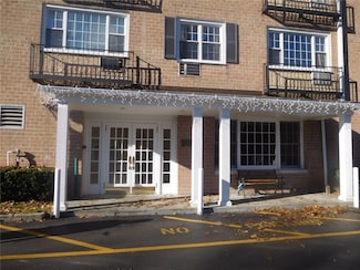 4 Consulate Dr Unit 2-B, Tuckahoe, NY 10707