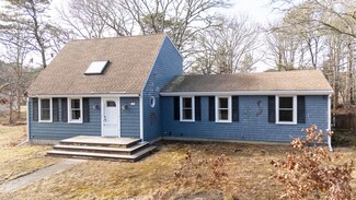 14 Julius Rd, Teaticket, MA 02536