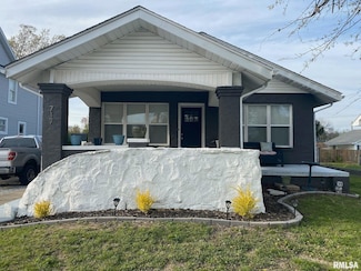 717 E Main St, Benton, IL 62812