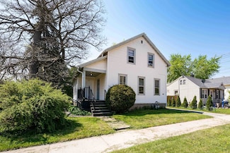 1037 W 10th Ave, Oshkosh, WI 54902
