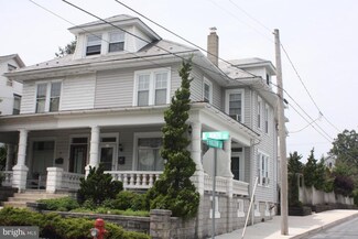 40 N 9th St, Akron, PA 17501