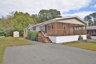7 Medallion Rd, Holbrook, MA 02343
