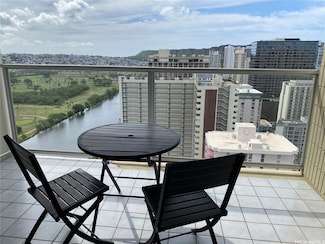 445 Seaside Ave Unit 3015, Honolulu, HI 96815