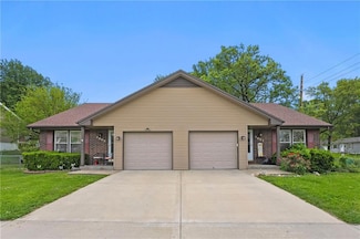 7001 Sobbie Rd, Pleasant Valley, MO 64068