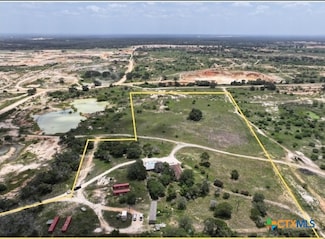 22818 Texas 16, von Ormy, TX 78073