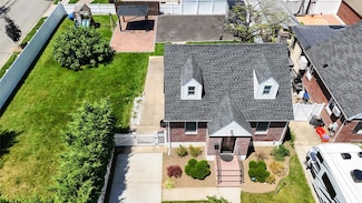 84 Scherer Blvd, Franklin Square, NY 11010