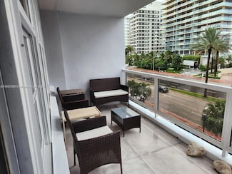 5700 Collins Ave Unit 4, Miami Beach, FL 33140