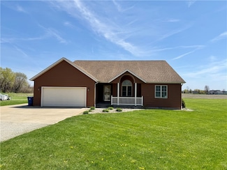410 Wildwood Ln, Mechanicsburg, IL 62545
