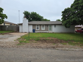 309 Hillcrest St, Pawnee, OK 74058
