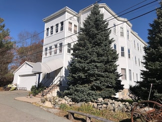 35 Heron St, West Roxbury, MA 02132