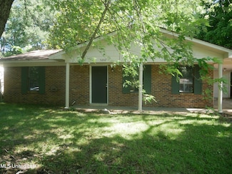 5202 Haynes Dr, Horn Lake, MS 38637