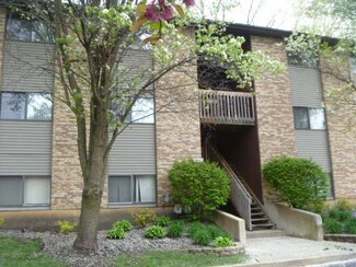 2358 South St Unit F, Elgin, IL 60123