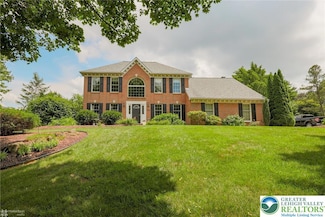 4484 Woodlawn Dr, Emmaus, PA 18049