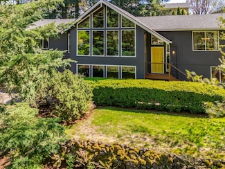 2490 SW Scenic Dr, Portland, OR 97225