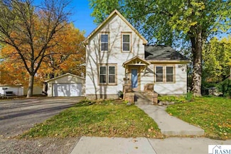 536 Garfield Ave, North Mankato, MN 56003