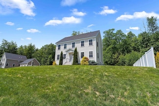 33 Thatcher Way, Barrington, NH 03825