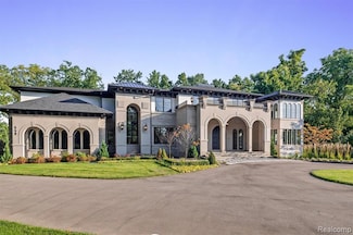 559 Barrington Park, Bloomfield Hills, MI 48304
