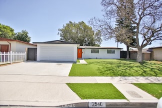 2540 W Picadilly Way, Anaheim, CA 92801