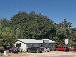 413, 415 Hurst St, Center, TX 75935