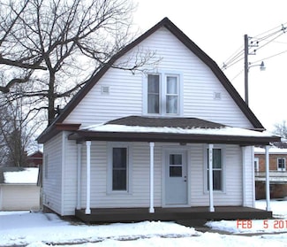 215 2nd St N, Coggon, IA 52218