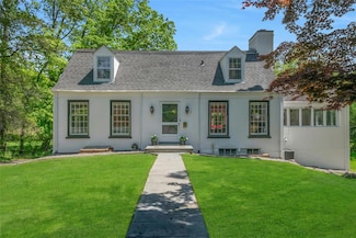 40 Brookby Rd, Scarsdale, NY 10583