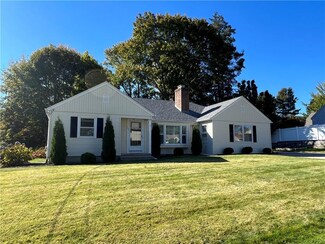 121 Sagamore Rd, Cranston, RI 02920