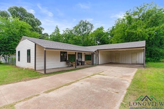 203 Highland Dr, Daingerfield, TX 75638